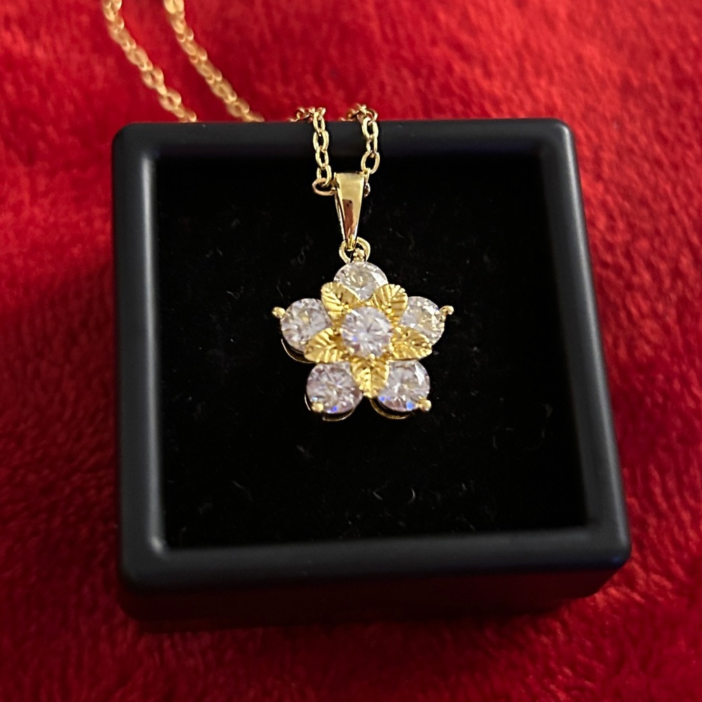 Luxury 2.3‎ carat Moissanite diamond Gold Flower Pendant Necklace